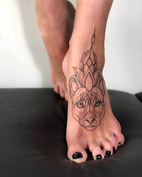 Tatuagem no pé feminina animais