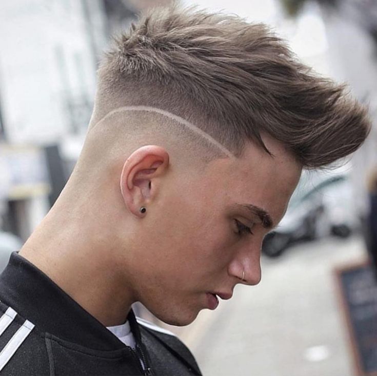 Cortes de cabelo masculino com topete