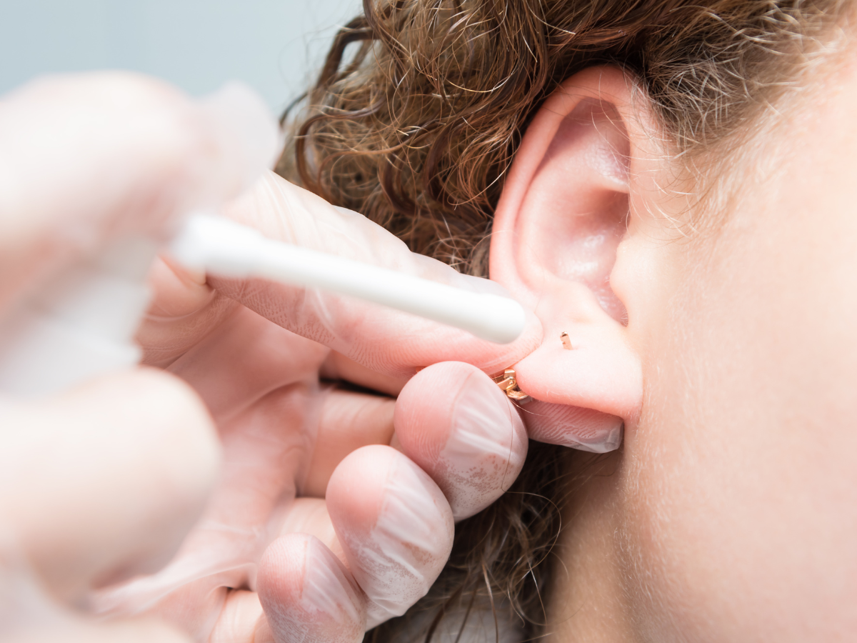 cuidados com o piercing na orelha