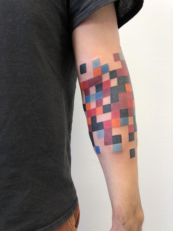 Tatuagem geométrica (Pinterest) - tatuagem antebraço masculina