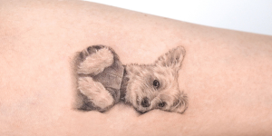 Ideias de tatuagens para homenagear seu pet. Foto tatuagem de um cachorro