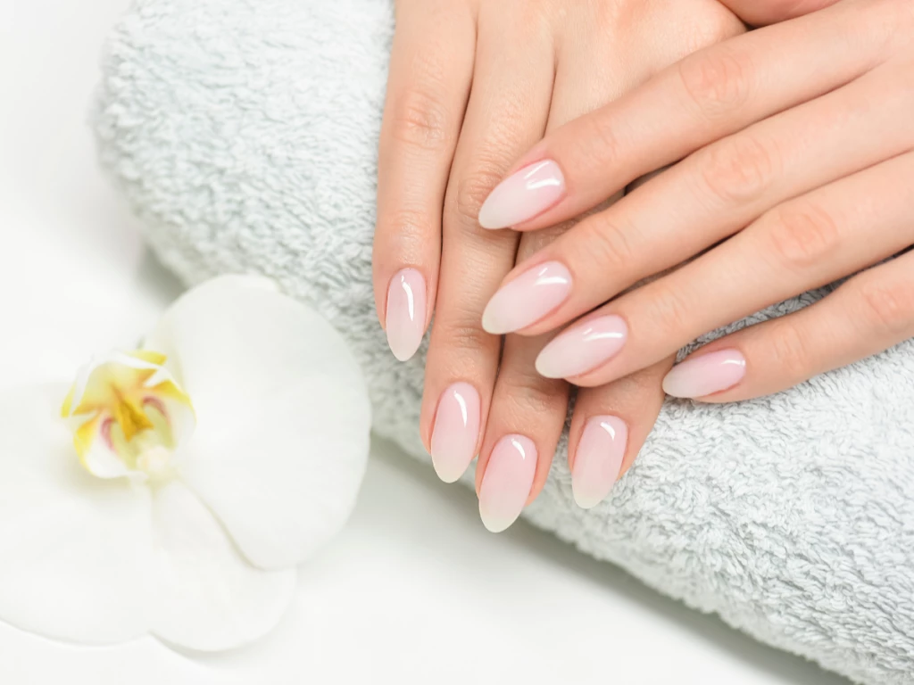 unhas-almond-formato-de-unha-esta-fazendo-sucesso-1024x768