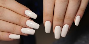 Esmaltação em Gel na unha natural faz mal? Veja prós e contras dessa prática