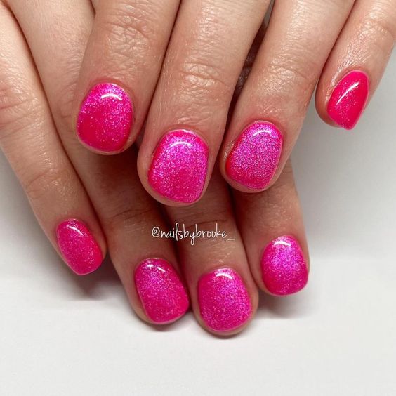 Velvet Nails Rosa - marca desconhecida (Pinterest)