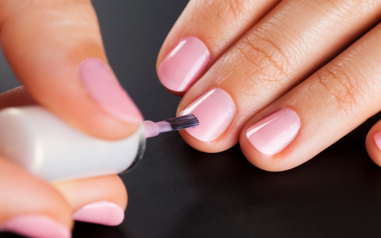 5 Dicas que irão fazer a manicure em casa ter um resultado muito mais bonito