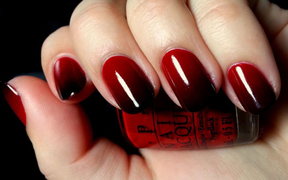 Escorpião Nail Arts degradê vermelho e preto