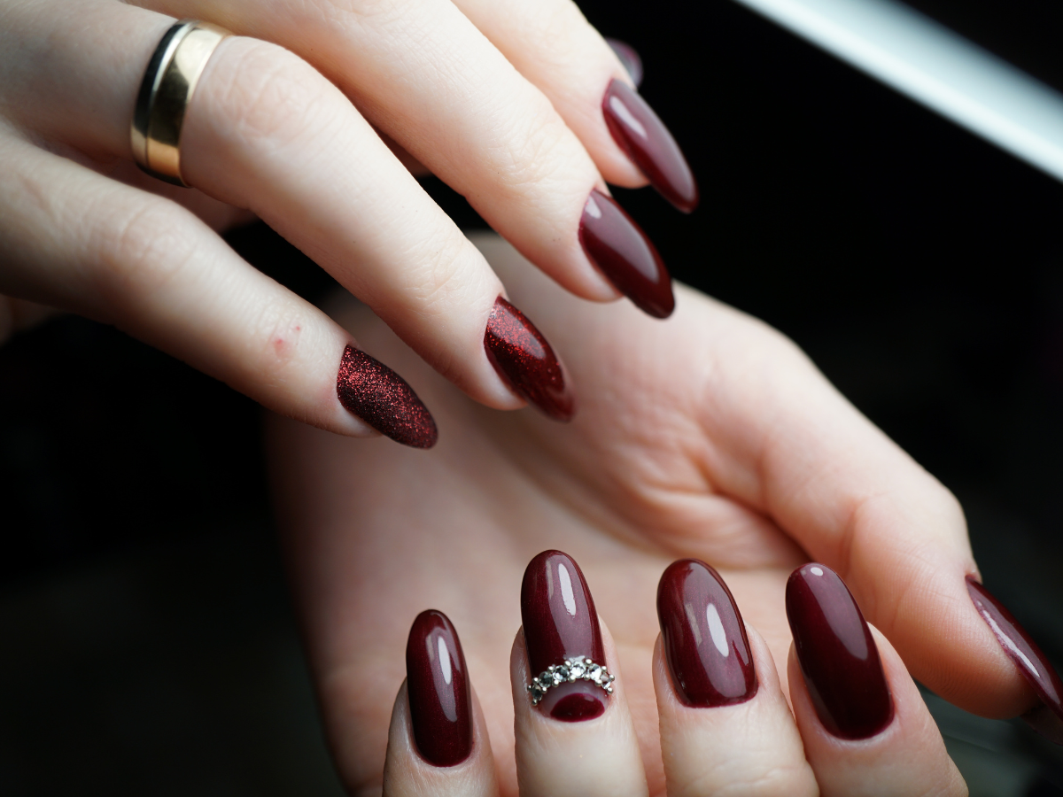 Tendencias de Inverno de unhas decoradas para mulheres chocolate