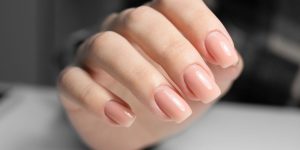 Virgem e Nail Art minimalista é a combinação PERFEITA por motivos que listamos AQUI