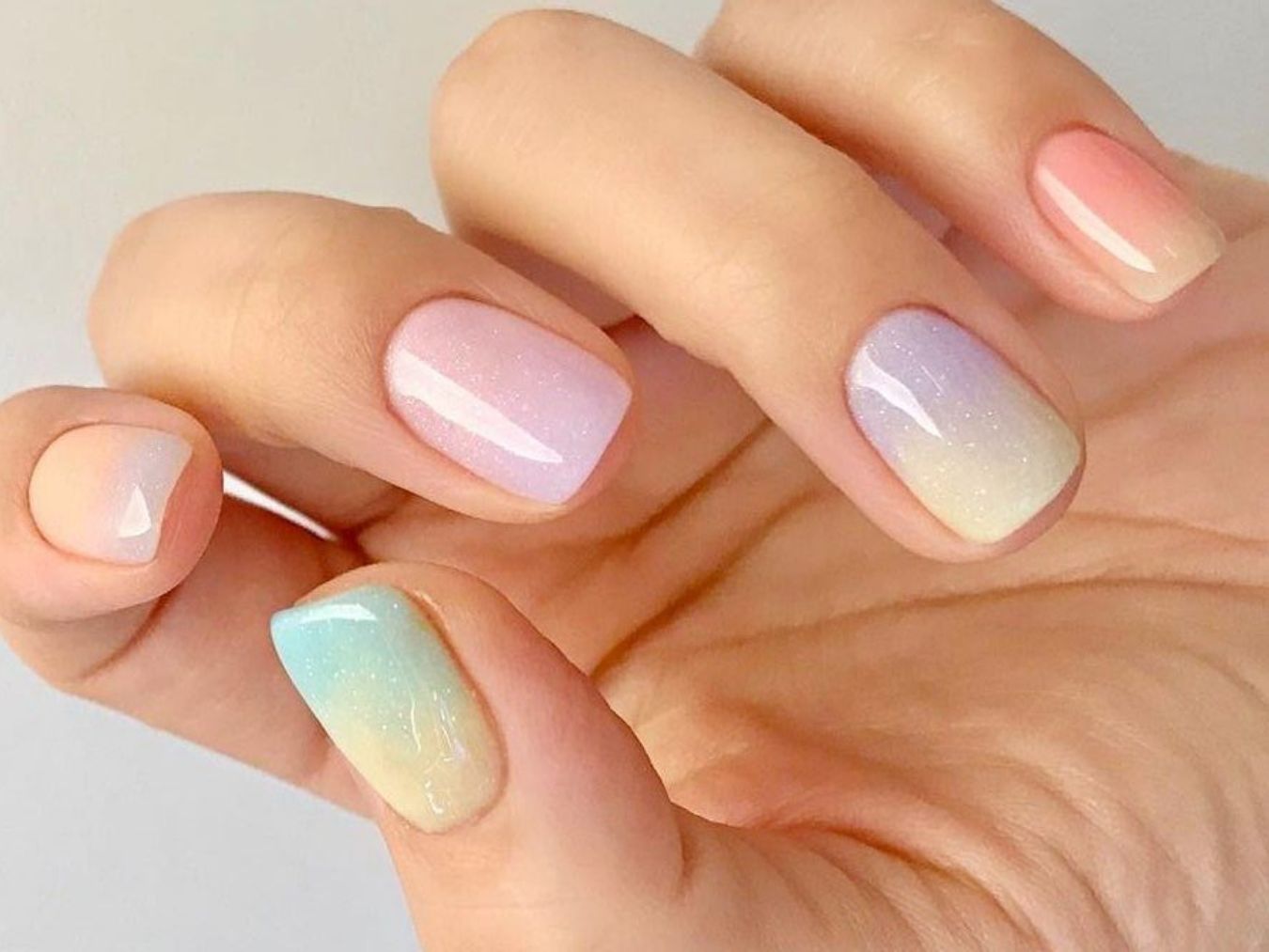 nail art delicadas para o signo de peixes