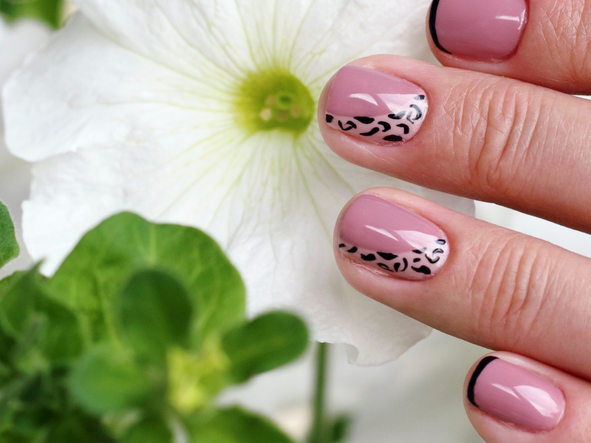 Nail Art delicada para signo de câncer