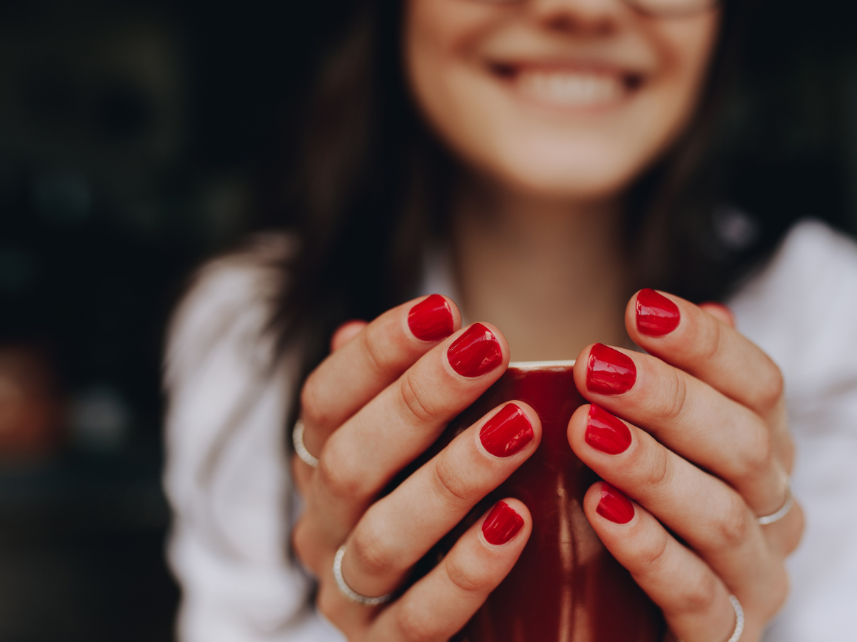 unhas decoradas com vermelho