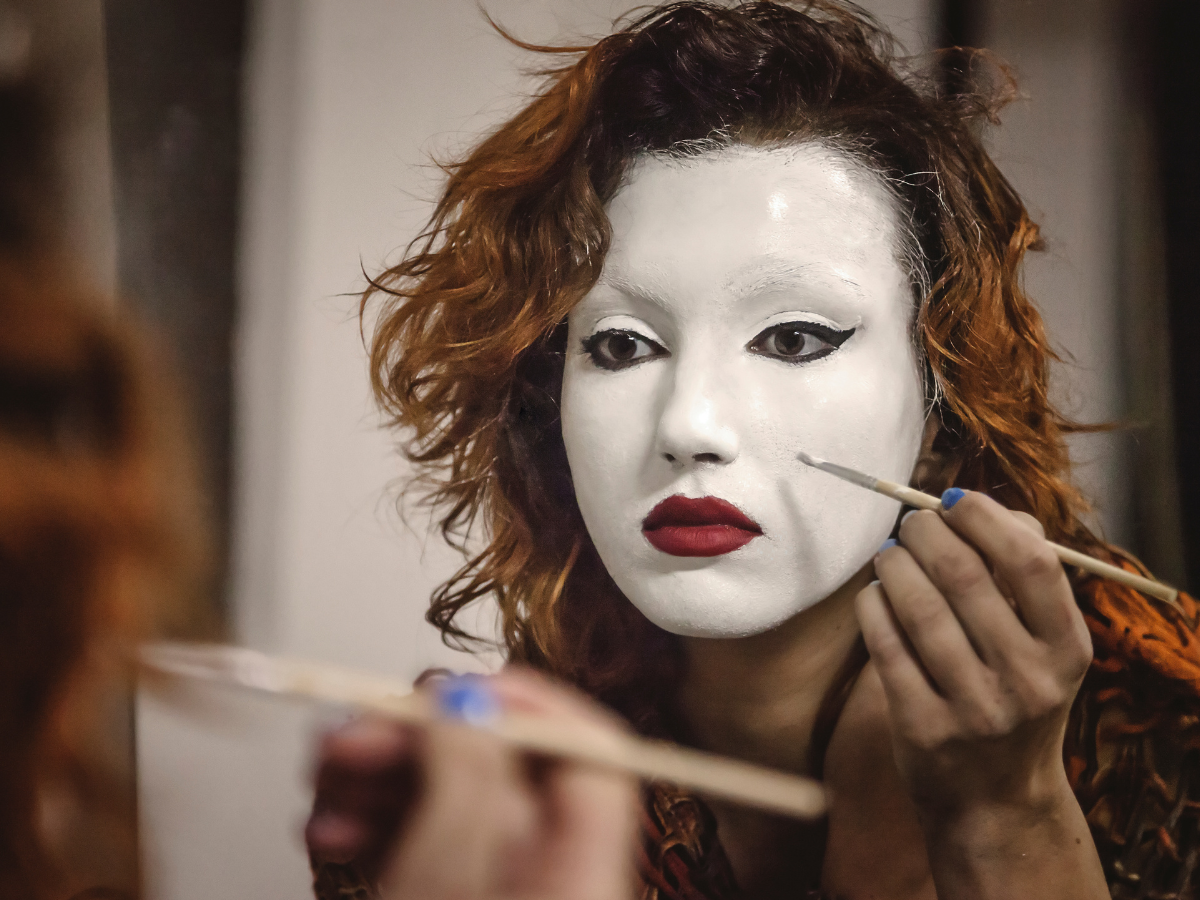 Adereço Cênico no Teatro