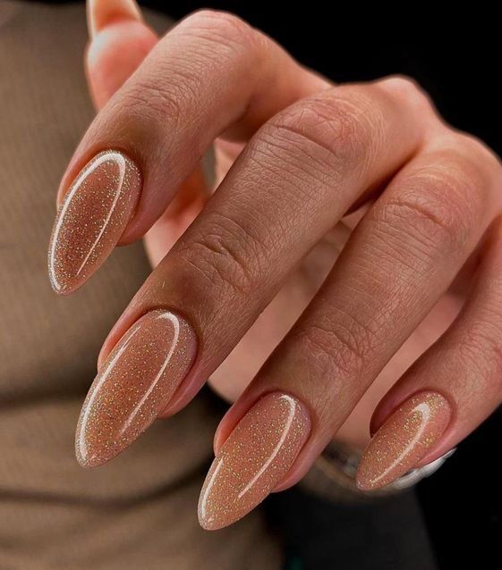 Nude com glitter - marca desconhecida (Pinterest)