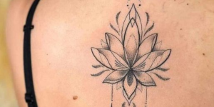 Tatuagem de Flor de Lótus