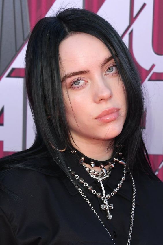 Cor de cabelo da Billie Eilish totalmente preto