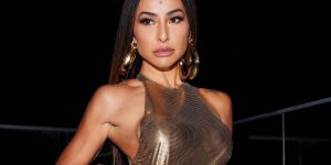 Sabrina Sato posa com chamativo look avaliado em mais de R$30 mil; veja fotos