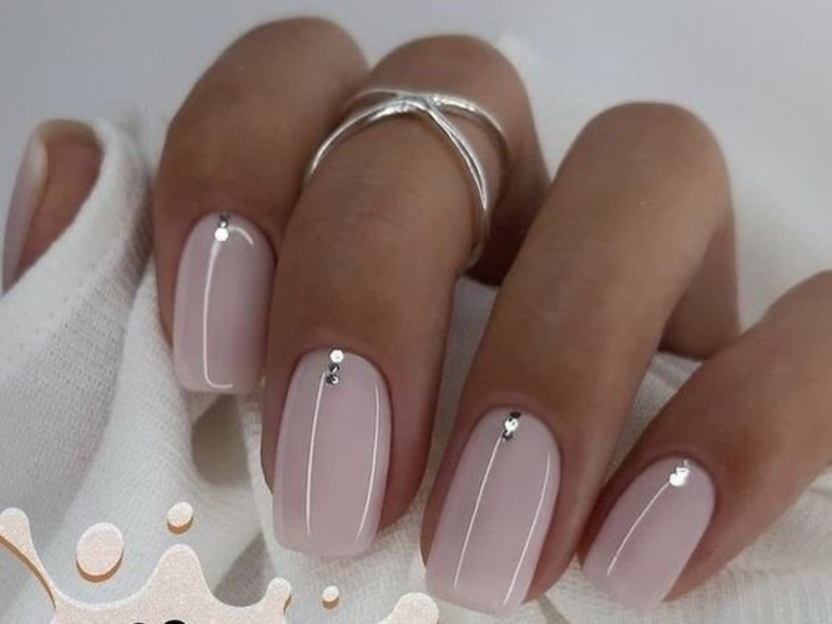 Unhas Brancas Delicadas