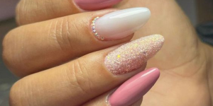 Unhas Rosa com Branco