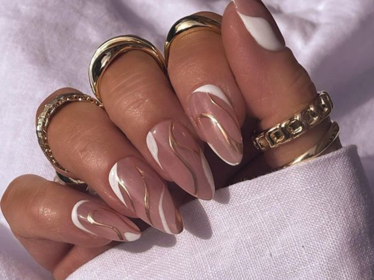 Unhas Nude com Branco