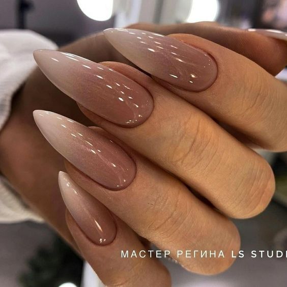 Unhas Simples e Bonitas com nude