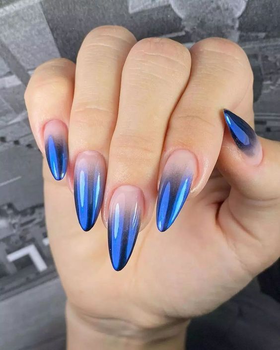 unhas azul degradê