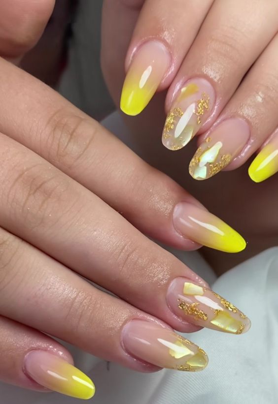 unhas amarelas decoradas encapsuladas