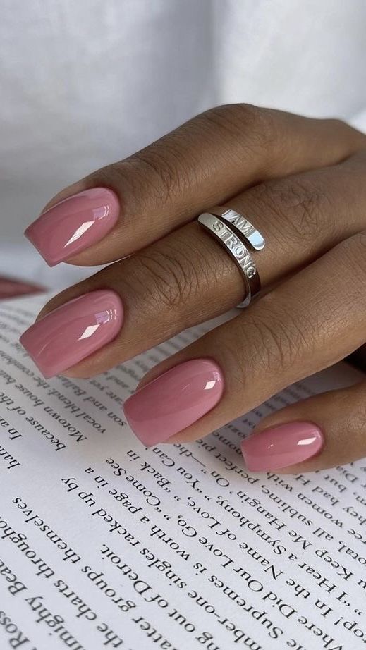 Unhas Chiques com rosa