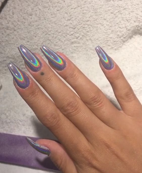 unhas de Carnaval 2024 Decoradas com glitter holográfico