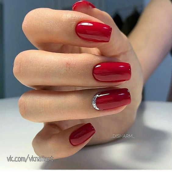 Unhas Decoradas Vermelhas Delicadas minimalistas