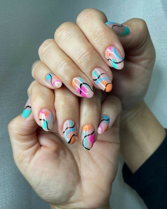 Unhas decoradas para Páscoa com desenhos abstratos