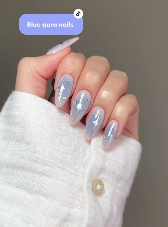 unhas decoradas trend do momento com aura 3D