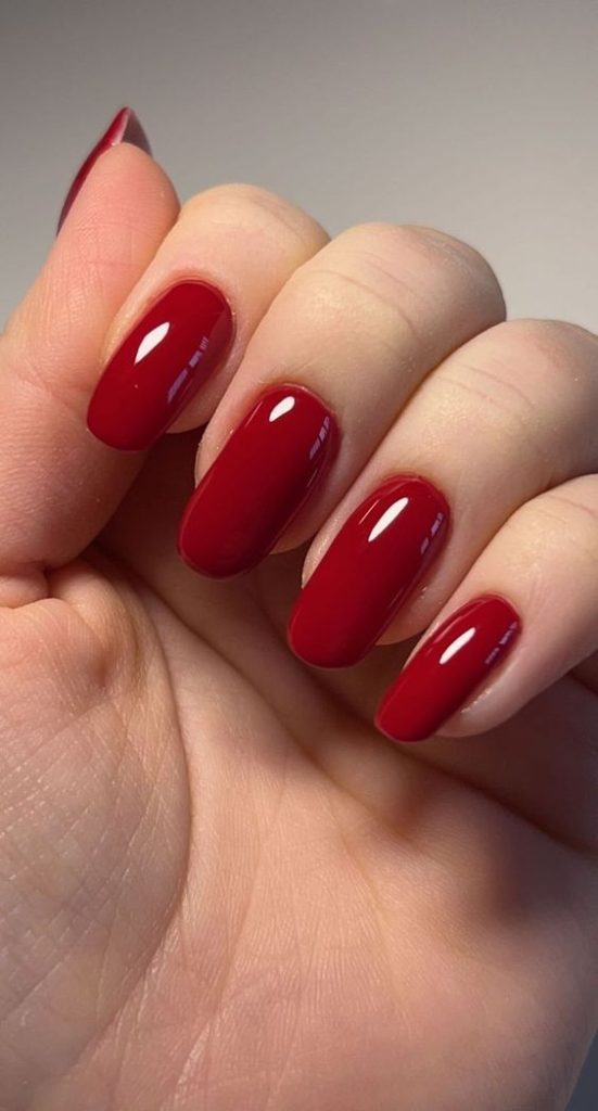 Cores de Unhas para apostar o ano todo: vermelho