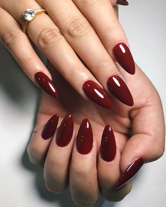 Unhas Vermelho Cereja