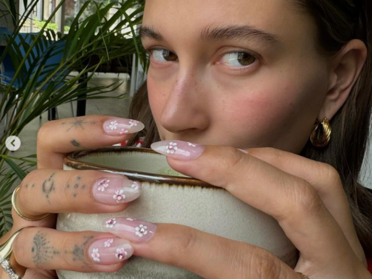 Unhas decoradas de Hailey Bieber (Reprodução - Instagram)