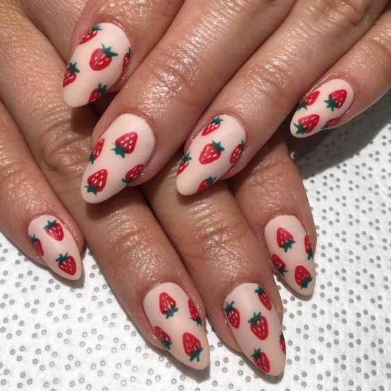 Morangos (Pinterest) - Unhas decoradas com frutas