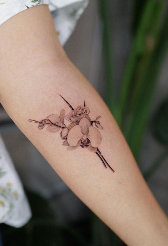 tatuagens com flores para mulheres