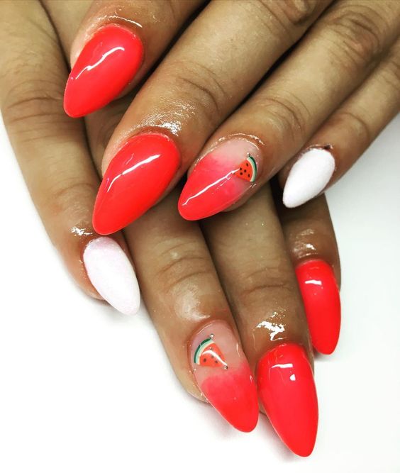 Unhas com Melancias discretas (Pinterest) - Unhas decoradas com frutas