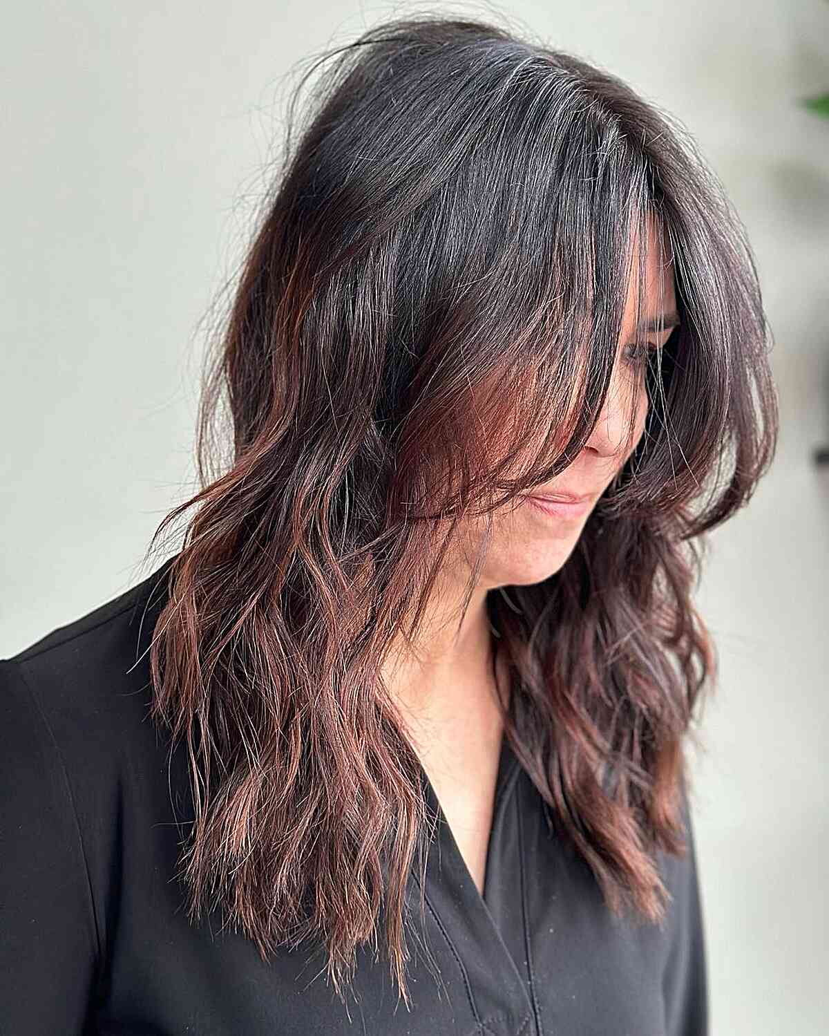 mulher madura com mechas ombré