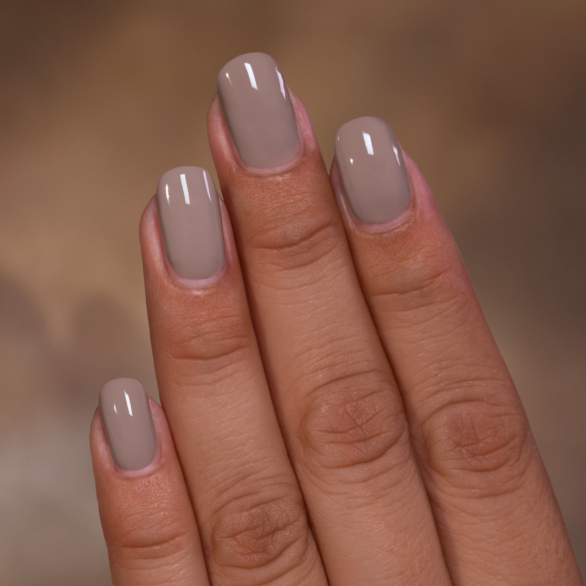 cor taupe nas unhas