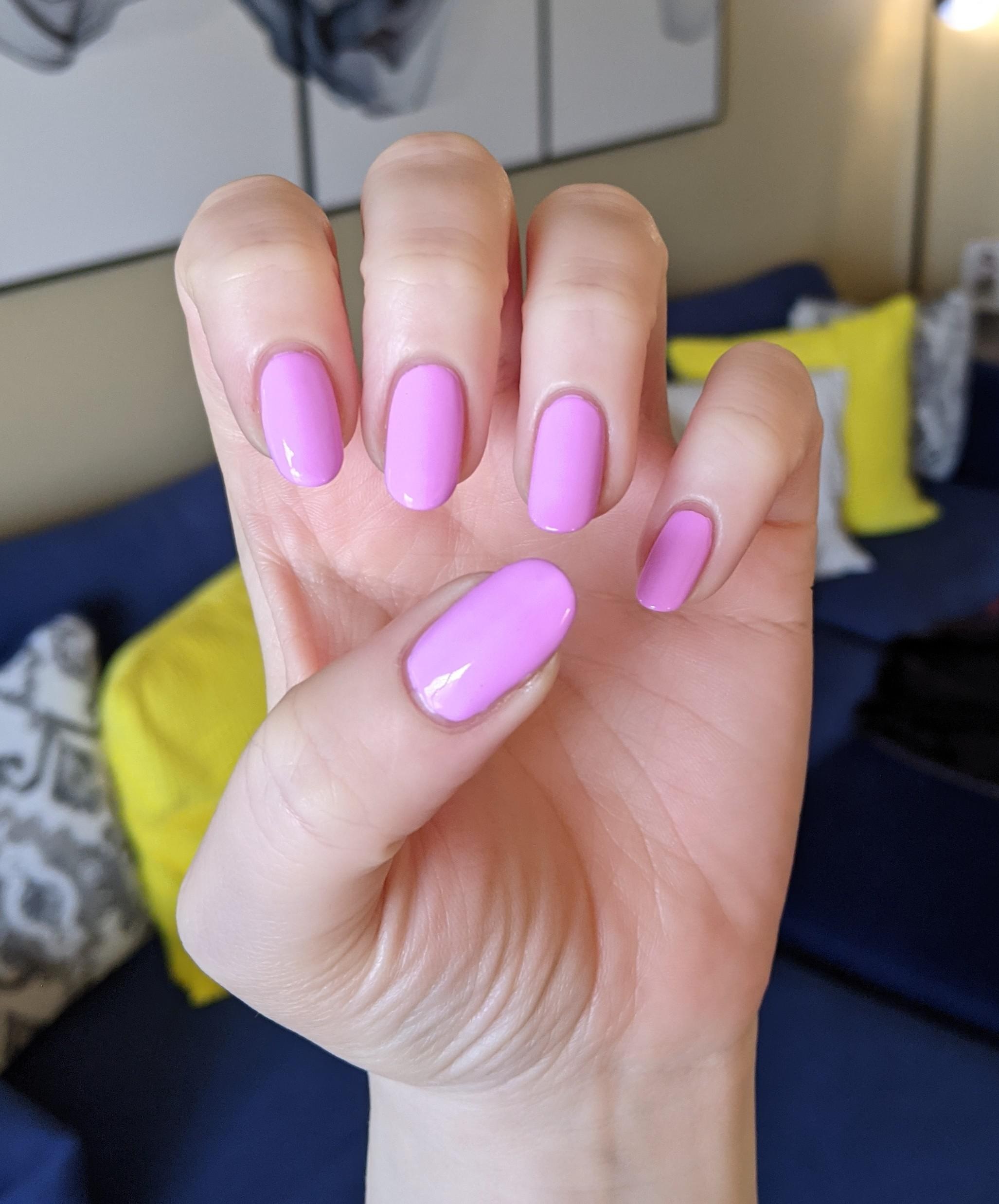 unhas em lavanda rosada