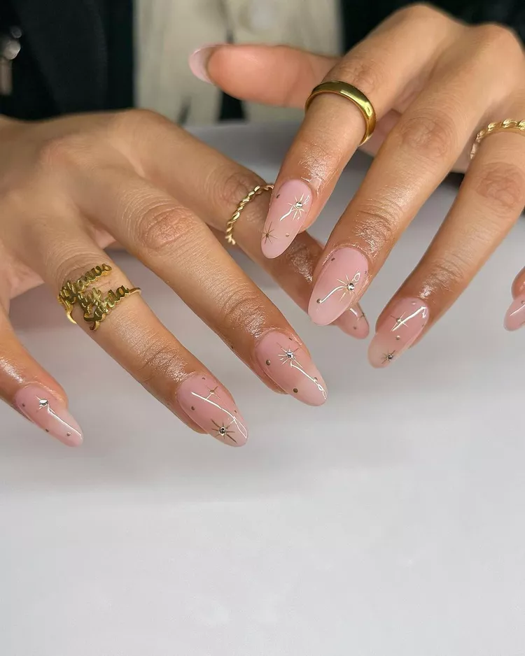 Unhas decoradas natal nude com pontos de estrela